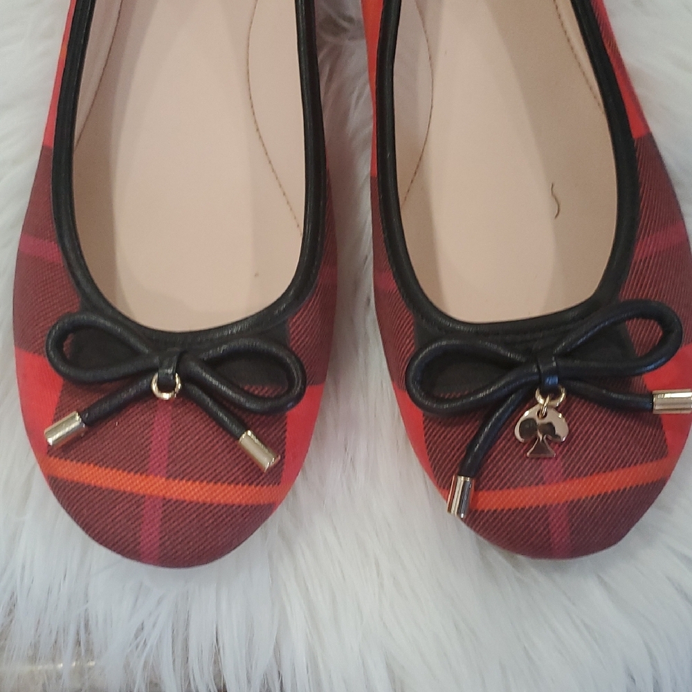 Kate Spade Preppy  Red and Black Flats with Bow Accent - Picture 2 of 14